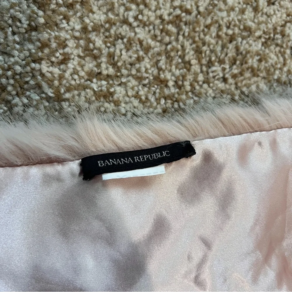 Banana Republic Soft Pink Faux Fur Scarf Satin Lined Pull Through One Size
